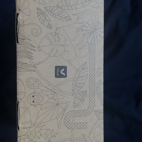 SOLD: NWOT VEJA ESPLAR LEATHER SNEAKERS - Picture 6 of 11